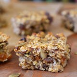 Resepti: Cakey, Oaty, Fruit- and Seed-Packed Energy Bars