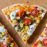 Zomer Recipe: Corn, Tomato, and Goat Cheese Pizza