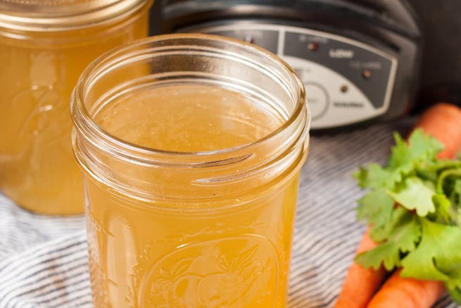 Långsam cooker chicken stock